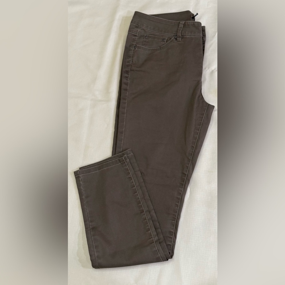 🦋 Stylish NWT Prana Brown Pants